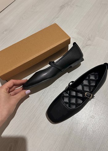 Siyah Tokalı Kadın Düz Ayakkabı - Görsel 3