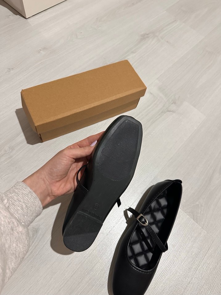 Siyah Tokalı Kadın Düz Ayakkabı - Görsel 2