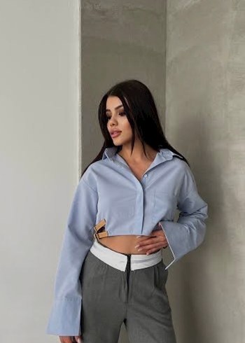 Deri Kemer Detaylı Mini Crop Gömlek - Görsel 2