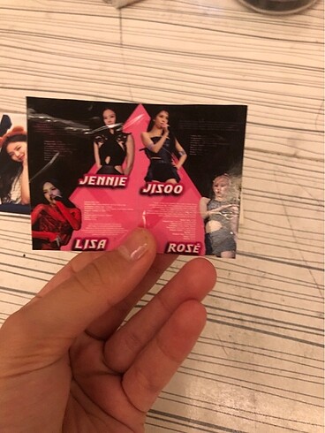 Beden Dergiden çıkmıştır en son daki blackpinkli olan kendi el yapımım