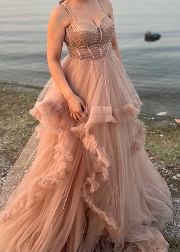 Klasik Elegan Bej Uzun Tül Abiye Elbise