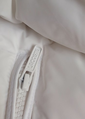 Beyaz Midi Şişme Mont Kapüşonlu - Görsel 10