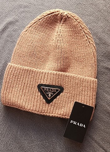 Prada Unisex Bere 