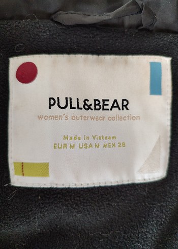 Pull and Bear Kadın Siyah Dolgulu Kısa Kaban
