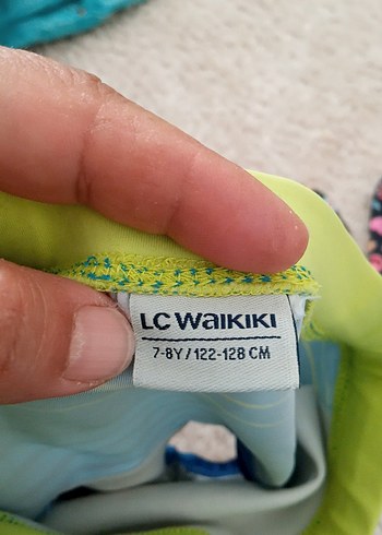 LC Waikiki mayo ve denız ayakkabısı