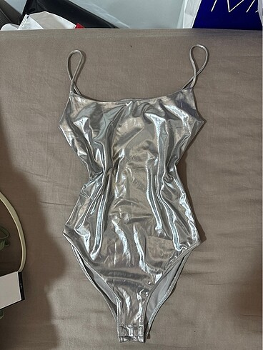 stradivarius gümüs body