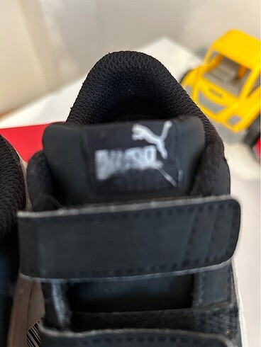 23 Beden siyah Renk Puma ayakkabı