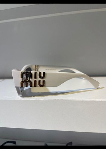 Beden Miu Miu Beyaz Kadın Güneş Gözlüğü