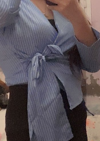 Mavi Çizgili V Yaka Kemerli Kadın Gömlek - Görsel 4