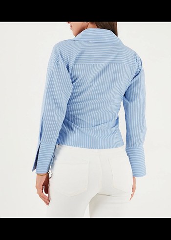 Mavi Çizgili V Yaka Kemerli Kadın Gömlek - Görsel 2