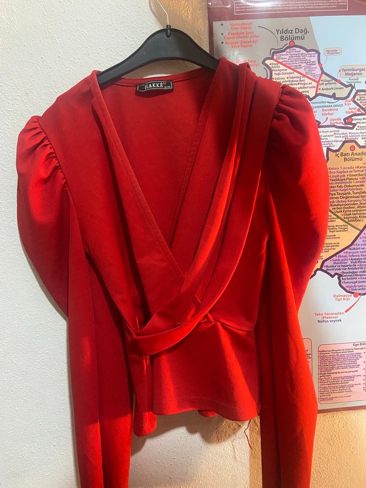 Kırmızı V Yaka Kemerli Kadın Bluz - Görsel 5