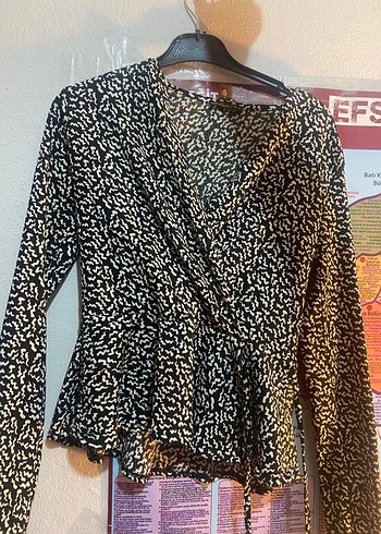 Uzun Kollu Yılan Desenli V Yaka Mini Bluz - Görsel 3