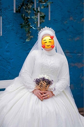 48 Beden Bir kere düğünümde bir kere çekimde kullanılmış.