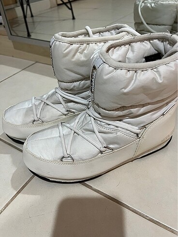 Moon Boot Moon bot