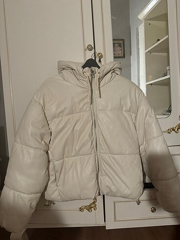 bershka mont