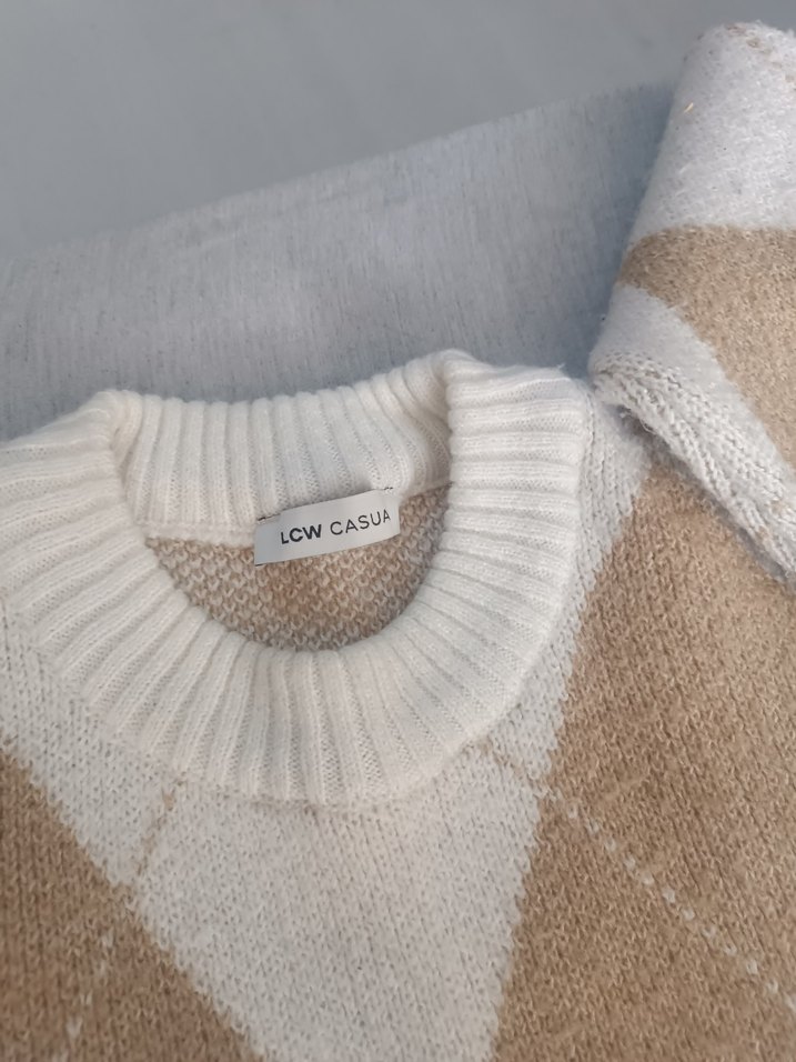 Bej Ekose Desenli Balıkçı Yaka Triko Kazak - Görsel 5