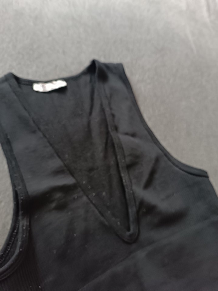 Siyah V Yaka Kolsuz Fit Atlet - Görsel 3