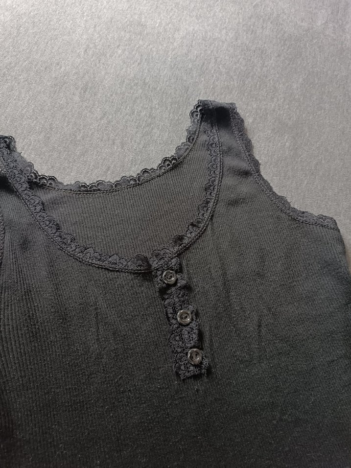 Düğmeli Siyah Üst - Görsel 2