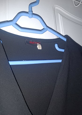 Siyah V Yakalı Salaş Kadın Bluz - Görsel 2