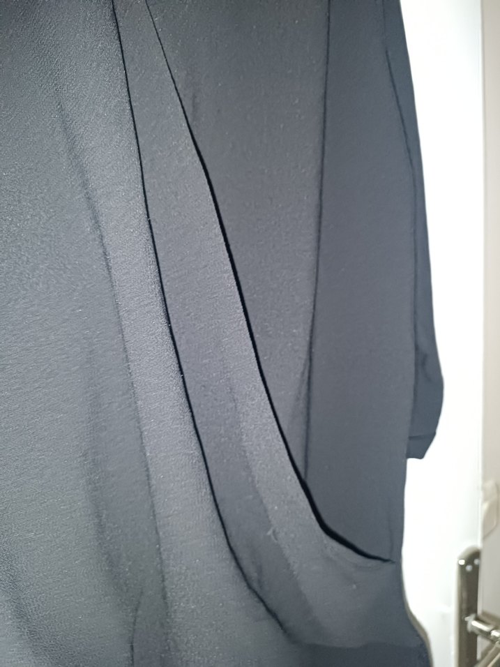 Siyah V Yakalı Salaş Kadın Bluz - Görsel 3