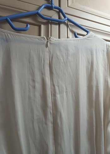 Beyaz V Yaka Düğmeli elbise - Görsel 5