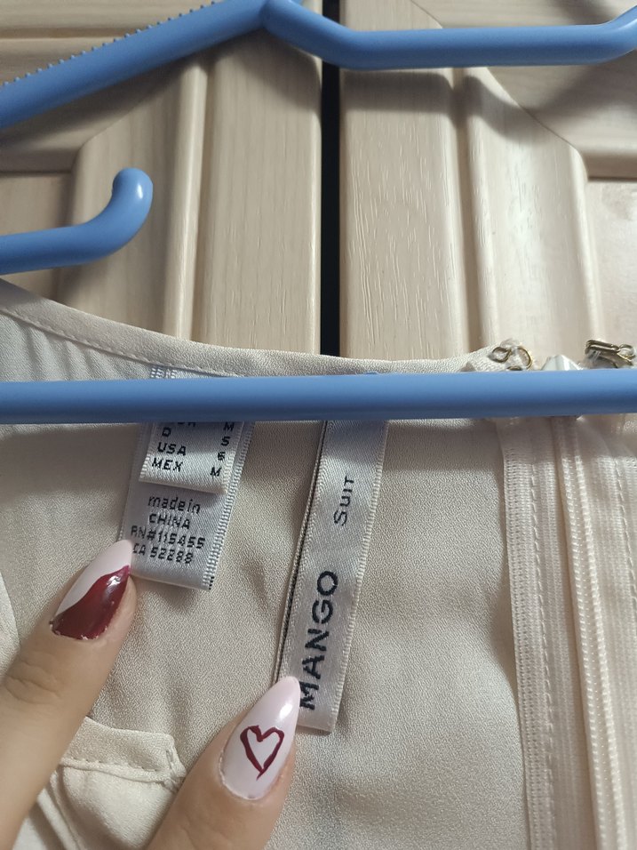 Beyaz V Yaka Düğmeli elbise - Görsel 2