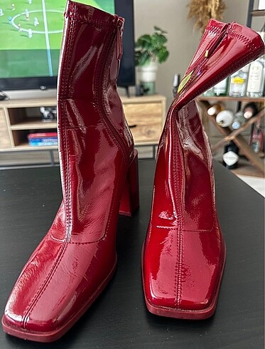 37 Beden Stradivarius Cherry Bot