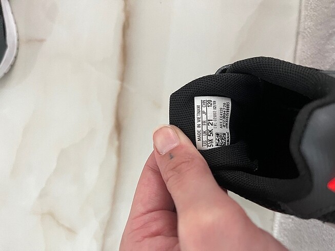21 Beden Adidas erkek çocuk ayakkabı