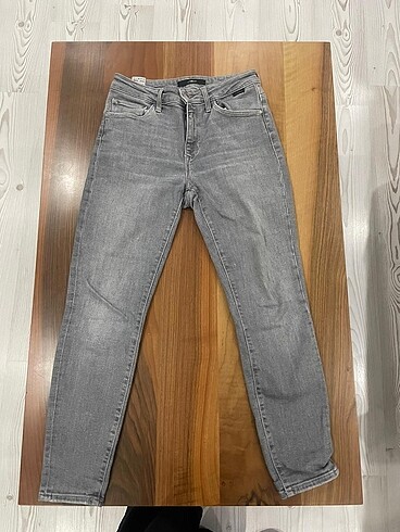 Mavi marka jean
