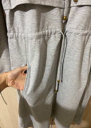 Gri Kapüşonlu Uzun Tesettür Spor Kap - Görsel 3