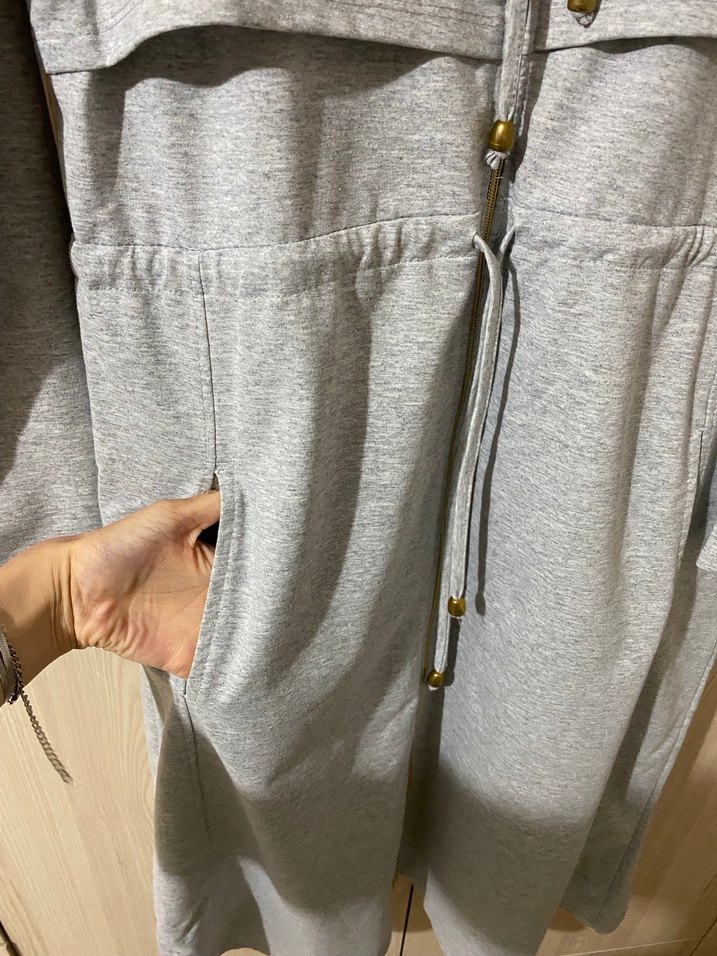 Gri Kapüşonlu Uzun Tesettür Spor Kap - Görsel 3