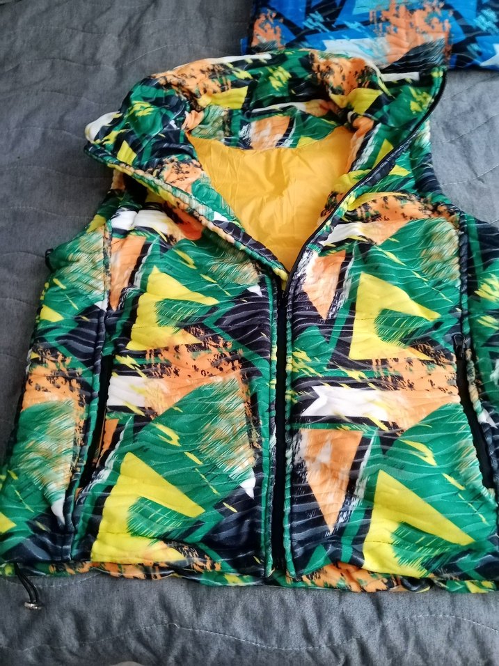 Ünisex üründür.. Kapüşonlu Renkli Fermuarlı Yelek - Görsel 2