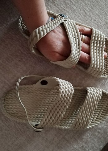 Bej Beyaz Tokalı Kadın Sandalet