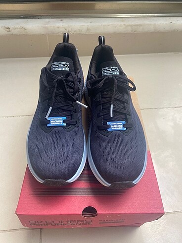 39 Beden siyah Renk SKECHERS KADIN SPOR AYAKKABI