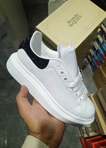 Beyaz Stiletto Topuklu Alexander McQueen Spor Ayakkabı