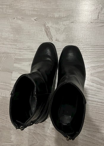 Bershka Kadın Siyah Deri Topuklu Bot - Görsel 2