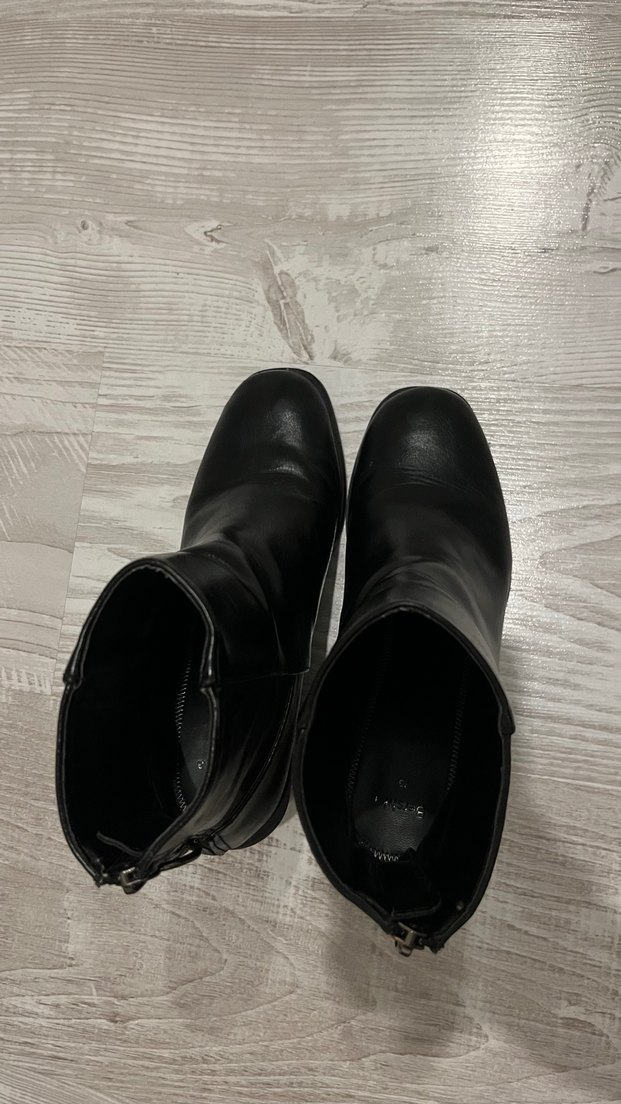 Bershka Kadın Siyah Deri Topuklu Bot - Görsel 2