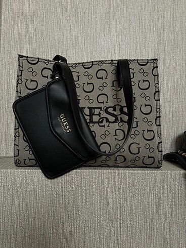Guess Guess kol çantası