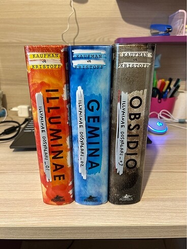 illuminae serisi ilk 3 cilt