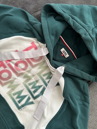 l Beden Tommy Hilfiger Sweatshirt