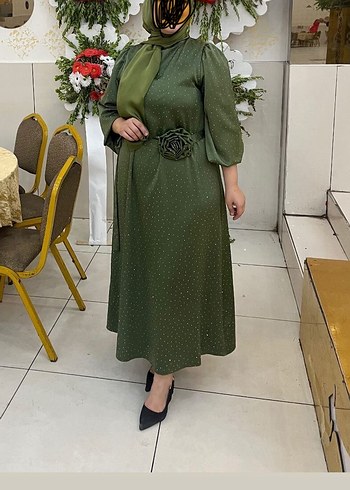 Taşlı Uzun Elbise