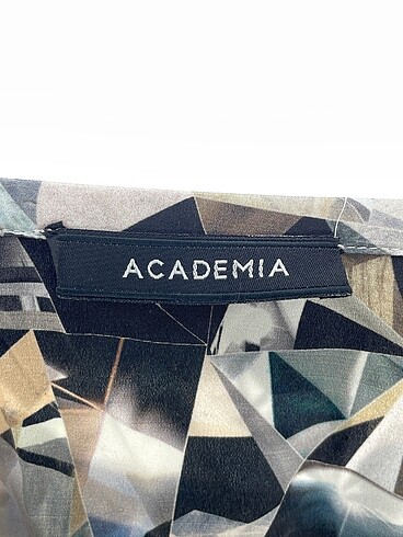 36 Beden çeşitli Renk Academia Gömlek %70 İndirimli.