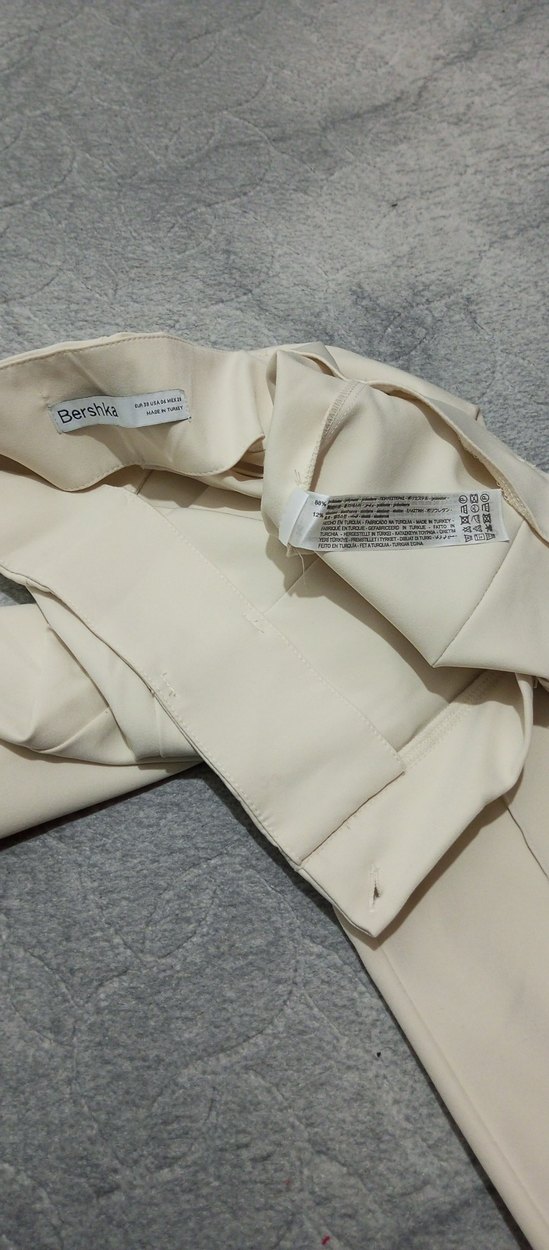 Bershka Kadın Bej Pilili  Kumaş Pantolon - Görsel 4