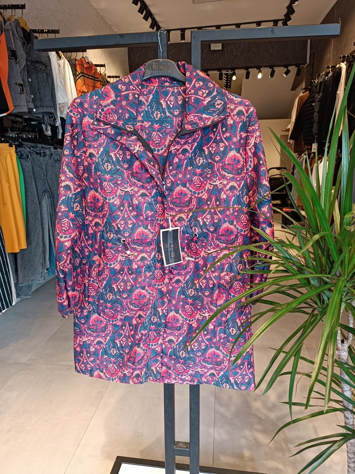 Düğmeli Çok Renkli Kadın Midi Yağmurluk - Görsel 2