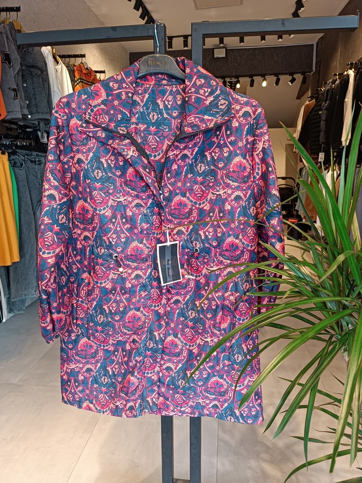 Düğmeli Çok Renkli Kadın Midi Yağmurluk - Görsel 3