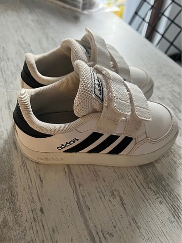 24 Beden beyaz Renk Adidas beyaz spor ayakkabı 24 no