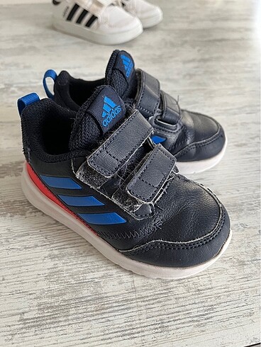 Adidas lacivert spor ayakkabı 23 no