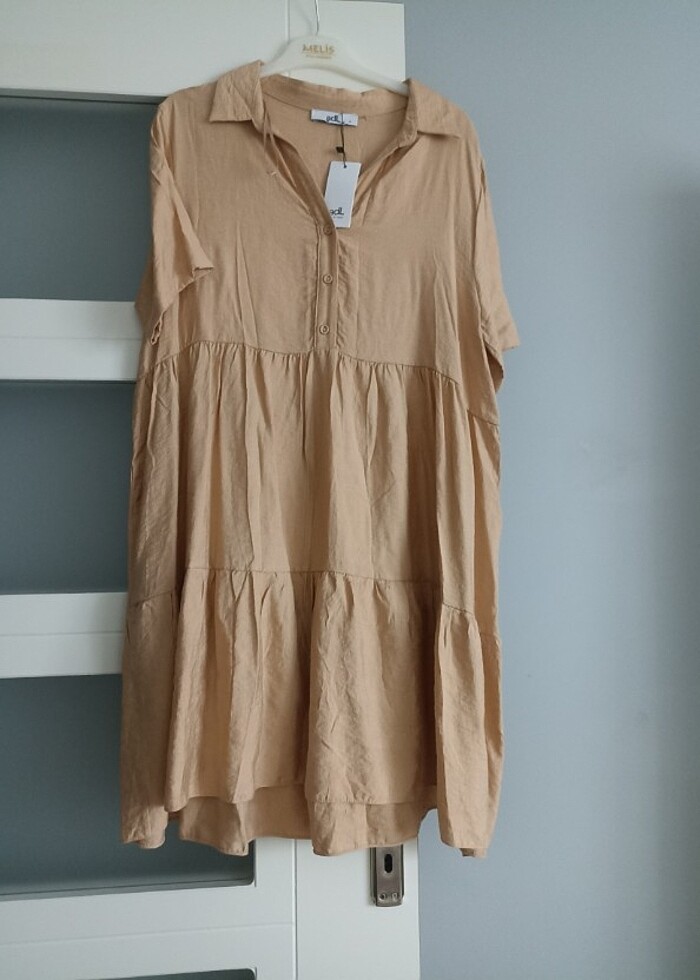 Kısa kol diz boyu elbise  - Görsel 2