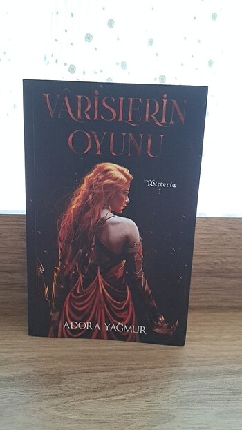 VARİSLERİN OYUNU (KALIN KARTON KAPAK)