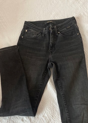 Taşlanmış Siyah Dar Kesim Kadın Kot Pantolon - Görsel 2